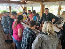 Interaktívny workshop – účastníci pri spoločnej úlohe
